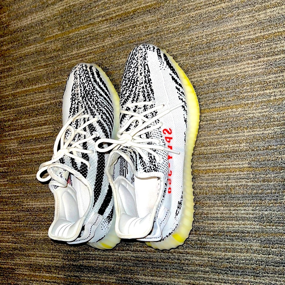 Adidas Yeezy 350 V2 Zebra. Size US 10.5. - Picture 2 of 5